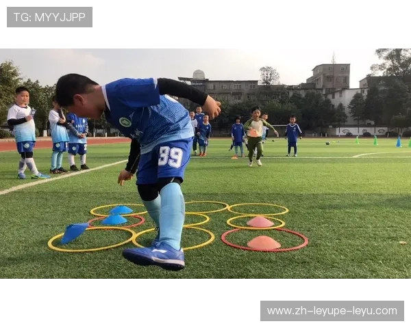 足球训练中的灵活性与协调性强化